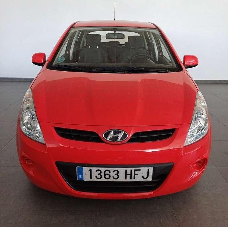 Rojo Usado 2011 Hyundai i20 Classic Utilitario | 8500 € (Caro) - Imagen 1/4