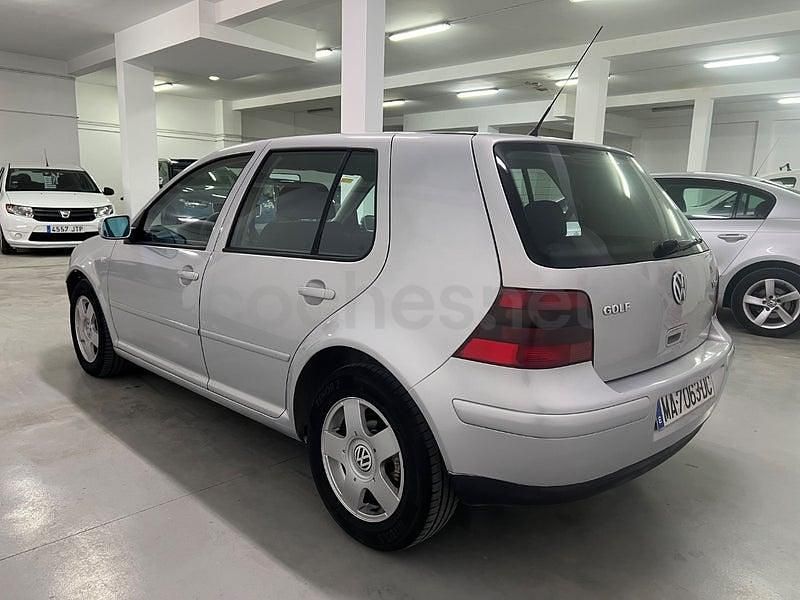 Usado VW Golf IV Highline 115 CV (84 kW) 2000 Gris / plata Berlina