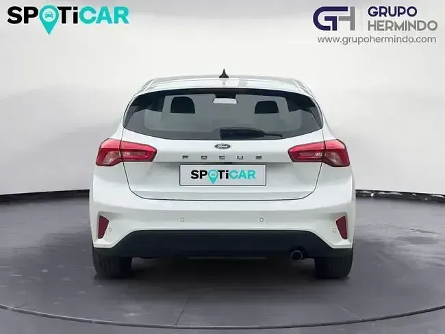 Käytetty Ford Focus Trend+ 120 HP (88 kW) 2021 Valkoinen Sedan