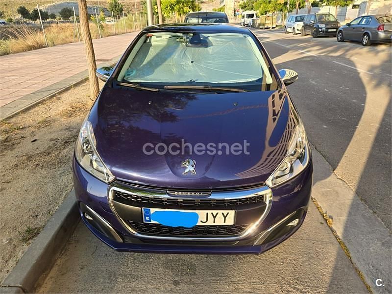 Usado Peugeot 208 Allure 110 CV (80 kW) 2017 Azul Utilitario