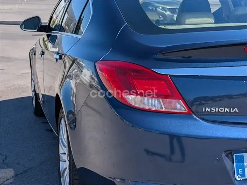 Usado Opel Insignia Cosmo 160 CV (117 kW) 2010 Azul Berlina