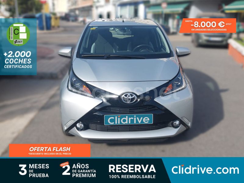 Gris / plata Usado 2015 Toyota Aygo X-play Utilitario | 9490 € (Precio justo) - Imagen 1/3