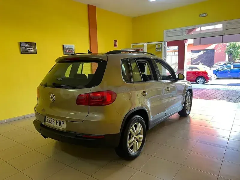 Usado VW Tiguan Sportline 160 CV (117 kW) 2014 Beige SUV