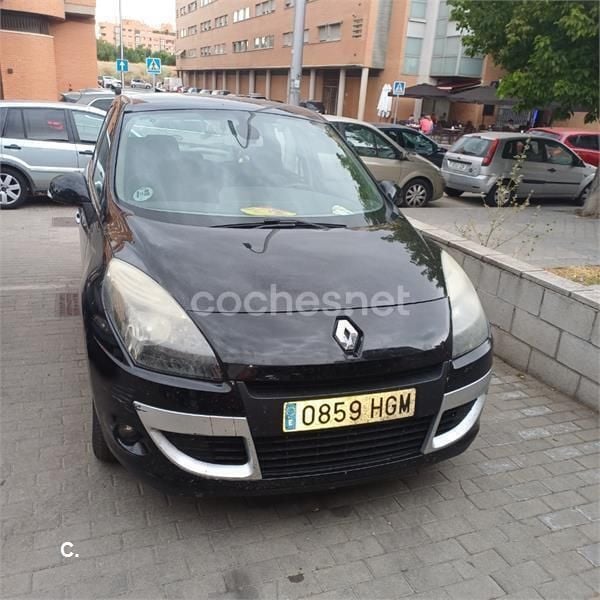 Negro Usado 2011 Renault Scénic III Dynamique Monovolumen | 4200 € (Buen precio) - Imagen 1/4