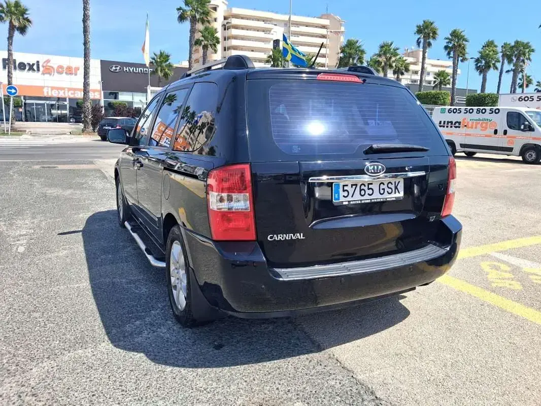 Usado Kia Carnival 185 CV (136 kW) 2010 Negro Monovolumen