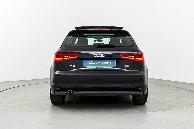 Usado Audi A3 S-Line 110 CV (80 kW) 2015 Negro Utilitario