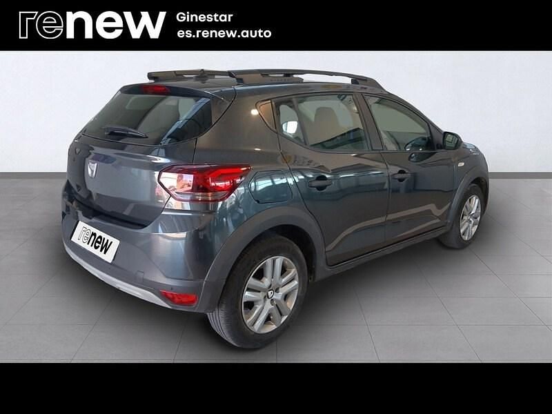 Usado Dacia Sandero Essentiel 91 CV (66 kW) 2021 Gris Berlina