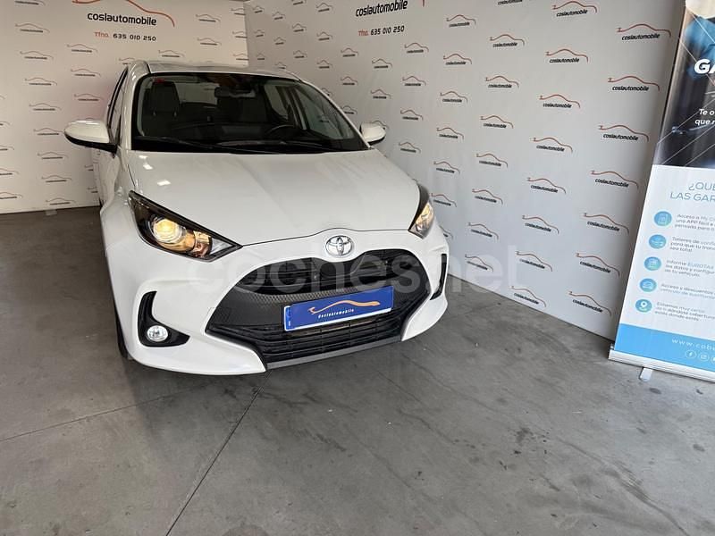 Blanco Usado 2021 Toyota Yaris Berlina | 15.599 € (Buen precio) - Imagen 1/4