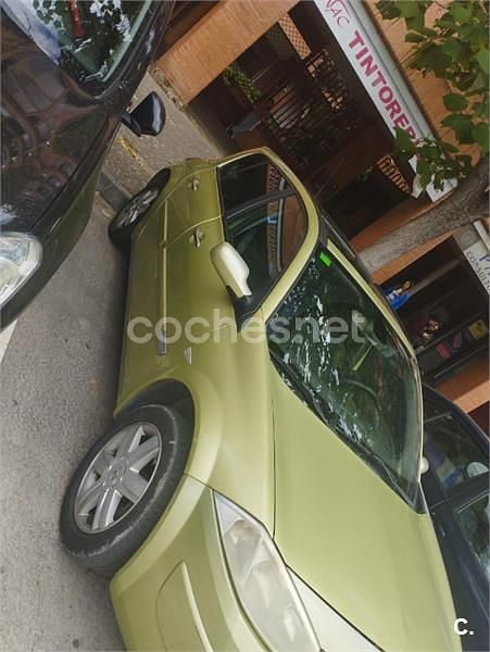Verde Usado 2004 Renault Mégane II Privilege Berlina | 900 € (Buen precio) - Imagen 1/4