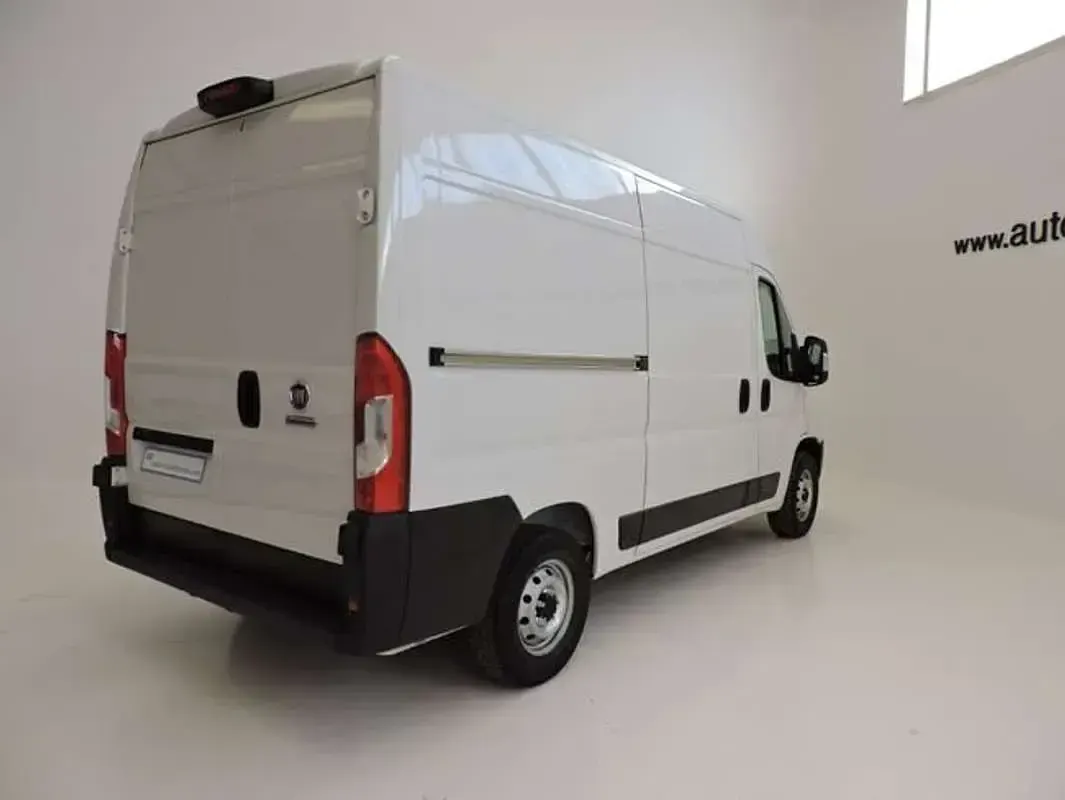 Usado Fiat Ducato 140 CV (102 kW) 2022 Blanco Van