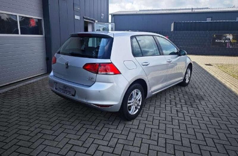 Usado VW Golf VII 86 CV (63 kW) 2015 Plateado Berlina