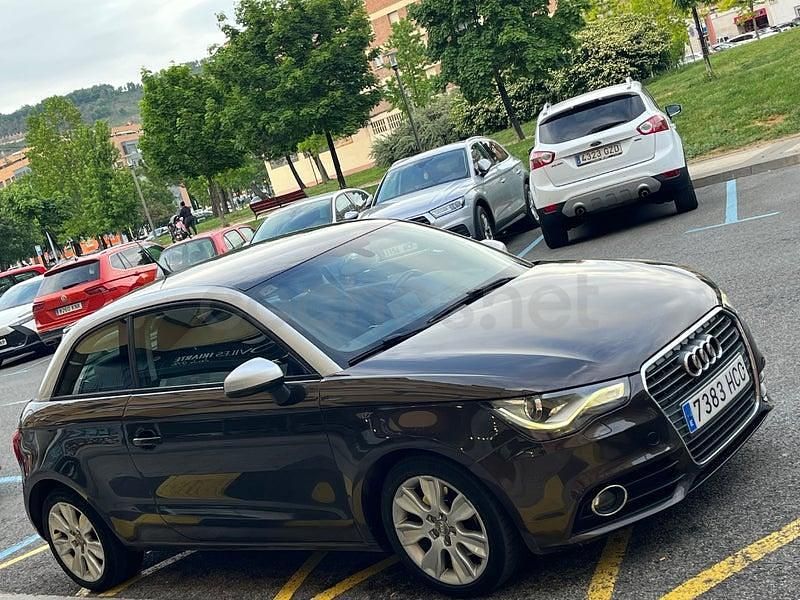 Usado Audi A1 Attraction 105 CV (77 kW) 2011 Beige Utilitario