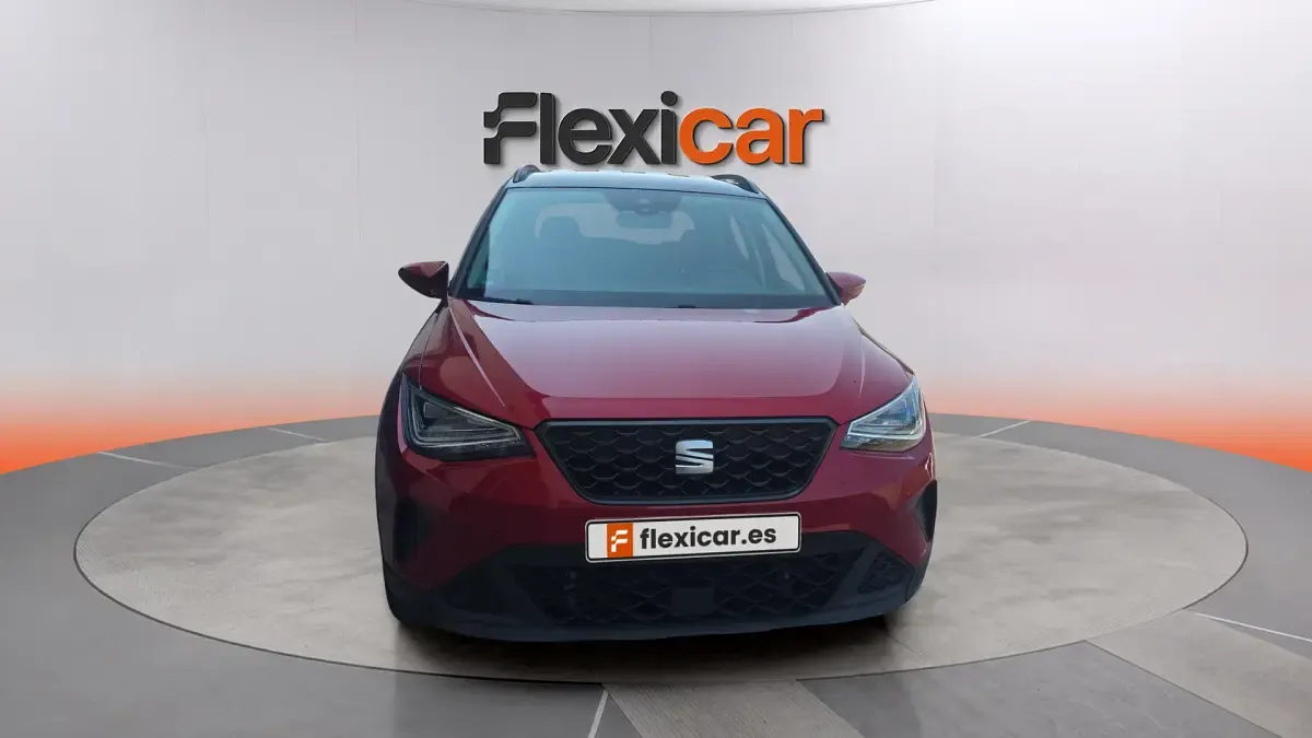 Usado Seat Arona Style 110 CV (80 kW) 2023 Burdeos SUV