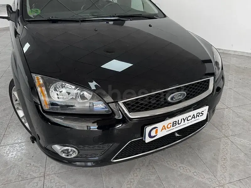 Usado Ford Focus Cabriolet Titanium 145 CV (106 kW) 2008 Negro Descapotable