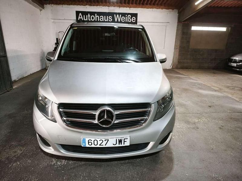 Usado Mercedes V220 163 CV (119 kW) 2017 Plateado Monovolumen