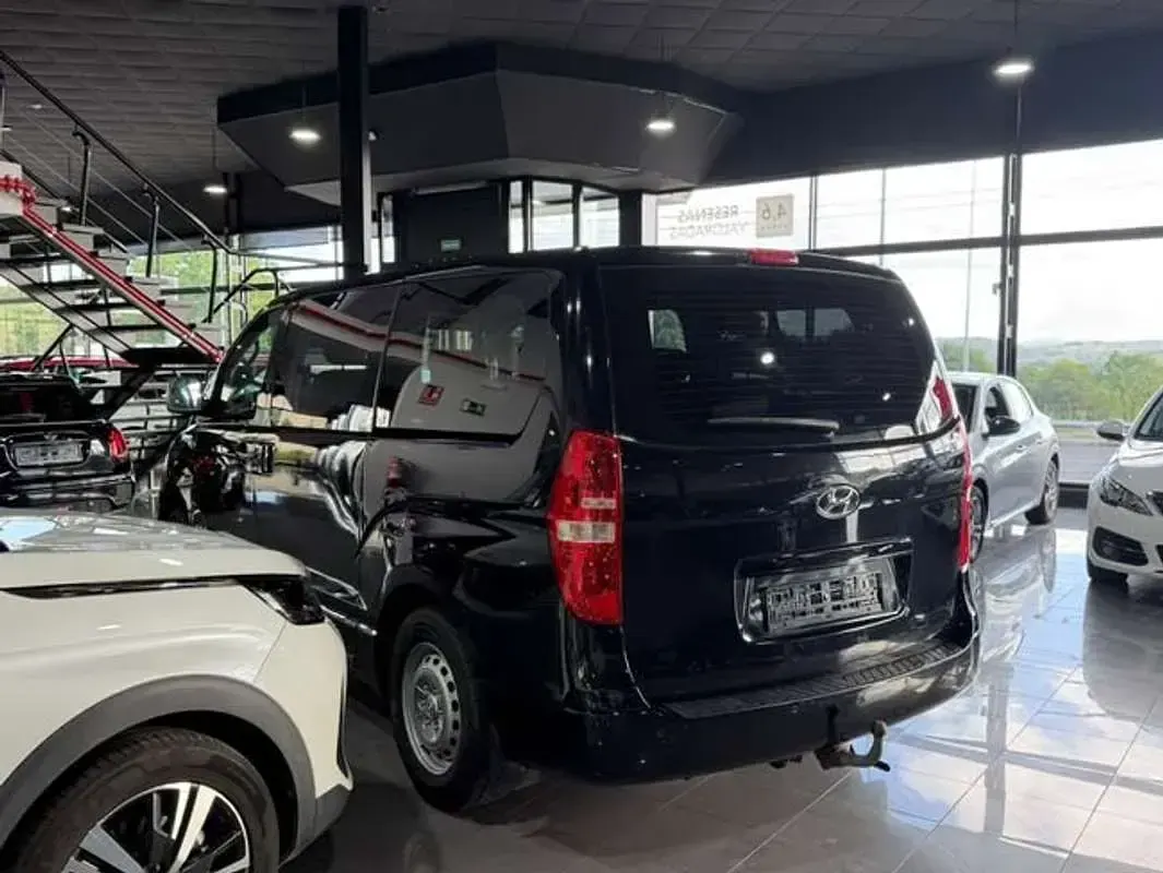 Usado Hyundai H-1 136 CV (100 kW) 2008 Negro Monovolumen