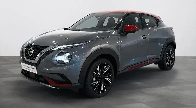 Usado Nissan Juke 114 CV (83 kW) 2021 Skline grey (metalizado) techo SUV