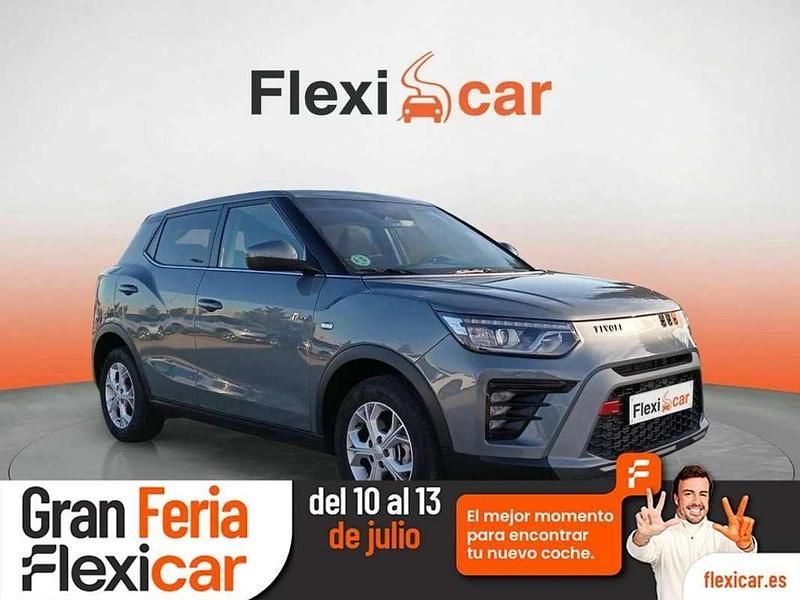 Burdeos Usado 2024 Ssangyong Tivoli SUV | 15.990 € (Buen precio) - Imagen 1/4
