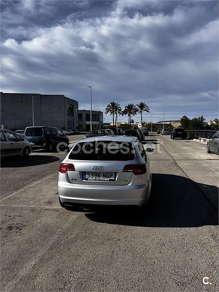 Usado Audi A3 Attraction 105 CV (77 kW) 2012 Gris / plata Berlina