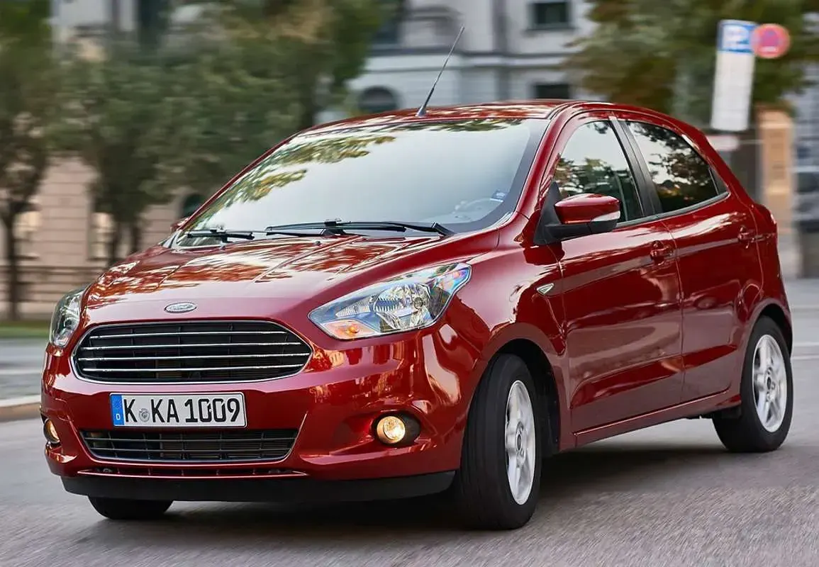 Usado Ford Ka Plus Ultimate 86 CV (63 kW) 2017 Azul Utilitario