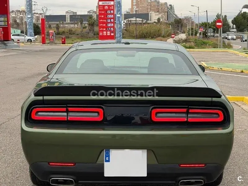 Usado Dodge Challenger SXT 303 CV (222 kW) 2023 Verde Coupe