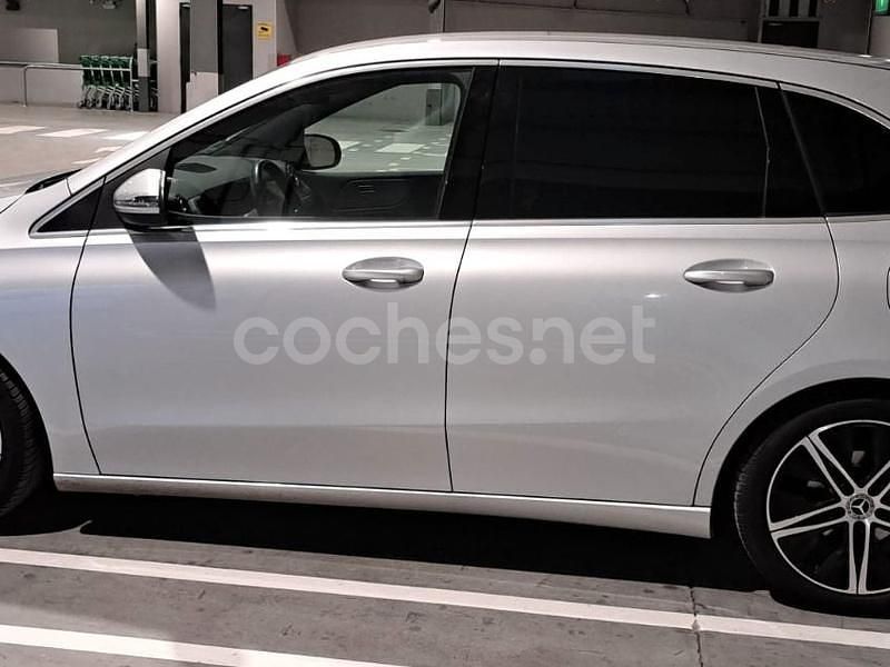 Usado Mercedes B180 136 CV (100 kW) 2019 Gris / plata Monovolumen