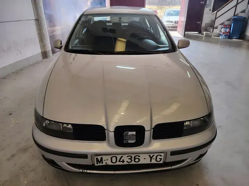Usado Seat Toledo 110 CV (80 kW) 1999 Gris / plata Berlina