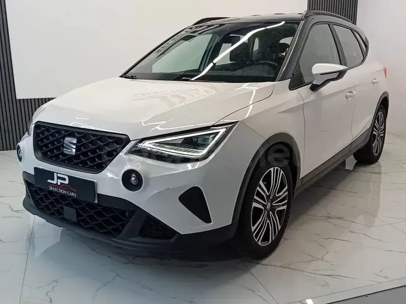 Usado Seat Arona Style 90 CV (66 kW) 2021 Blanco SUV