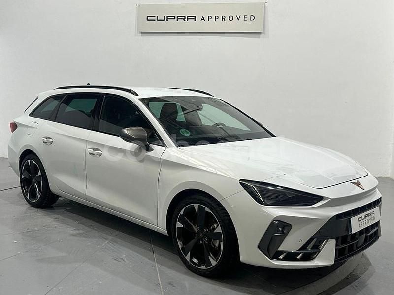 Blanco Usado 2025 Cupra Leon Familiar | 29.690 € (Un poco caro) - Imagen 1/3