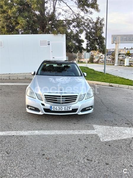 Usado Mercedes E220 Avantgarde 170 CV (125 kW) 2011 Gris / plata Berlina
