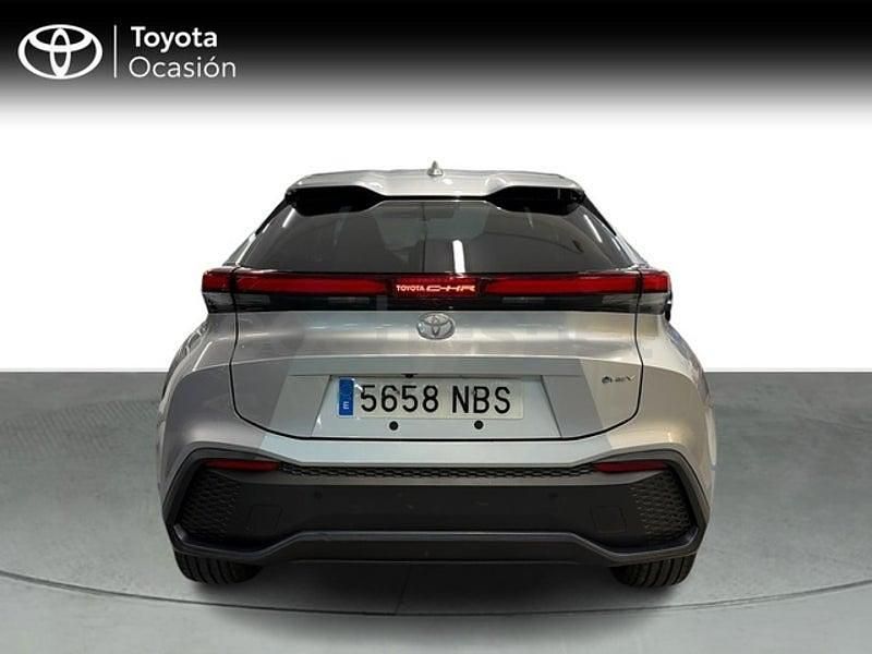 Usado Toyota C-HR Advance 140 CV (102 kW) 2025 Gris / plata SUV