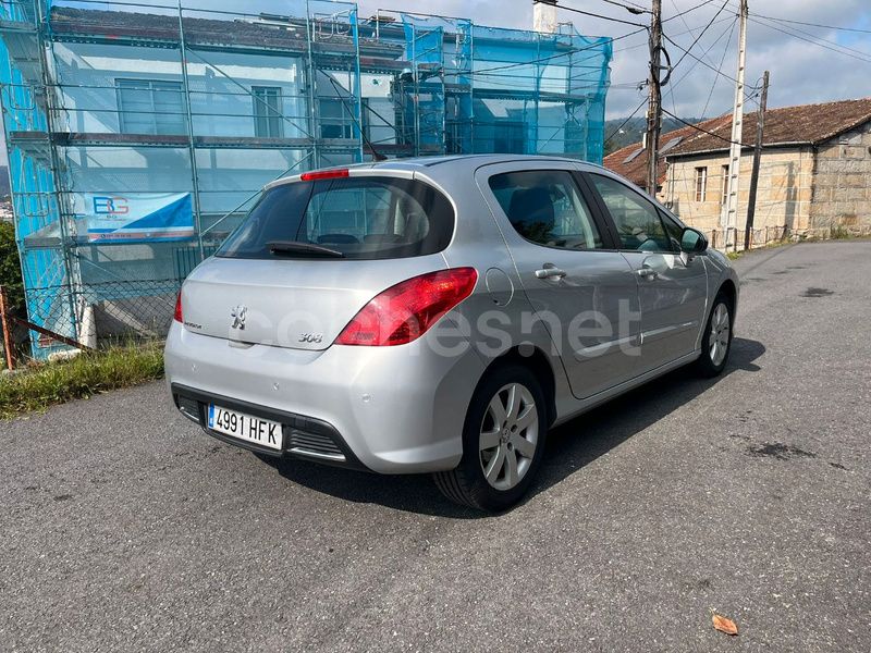 Usado Peugeot 308 Active 112 CV (82 kW) 2012 Gris / plata Berlina
