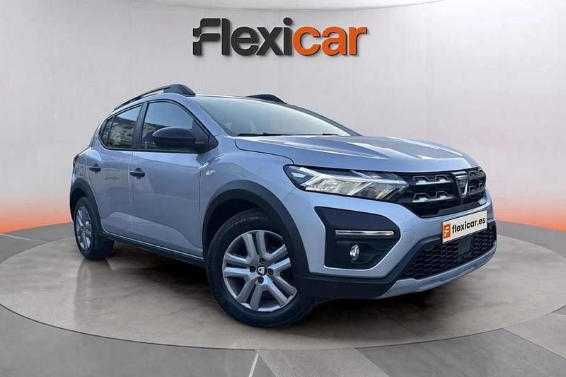 Gris Usado 2022 Dacia Sandero Essentiel Utilitario | 12.590 € (Buen precio) - Imagen 1/4