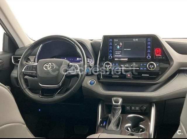Usado Toyota Highlander Advance 246 CV (180 kW) 2021 Gris / plata SUV