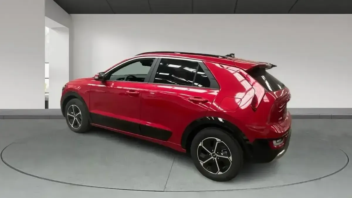Usado Kia Niro 129 CV (94 kW) 2025 Rojo SUV