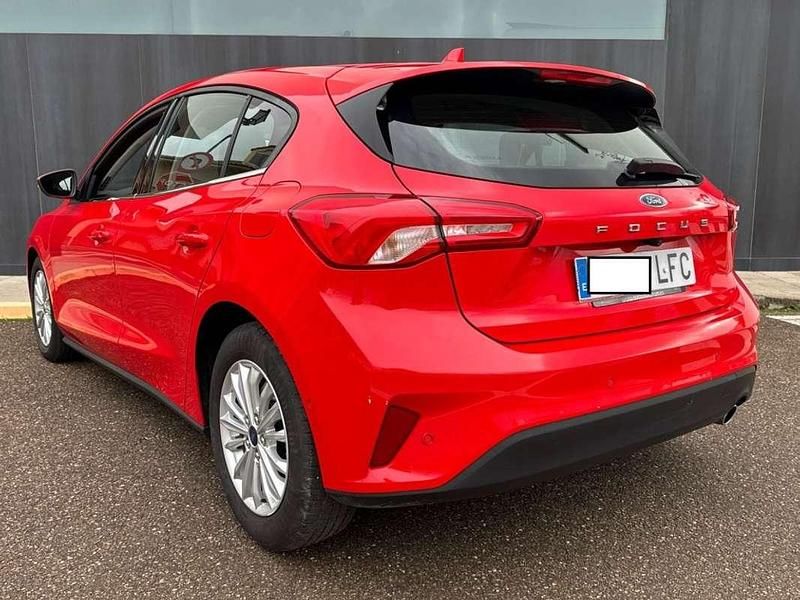 Usado Ford Focus Titanium 120 CV (88 kW) 2020 Rojo Utilitario