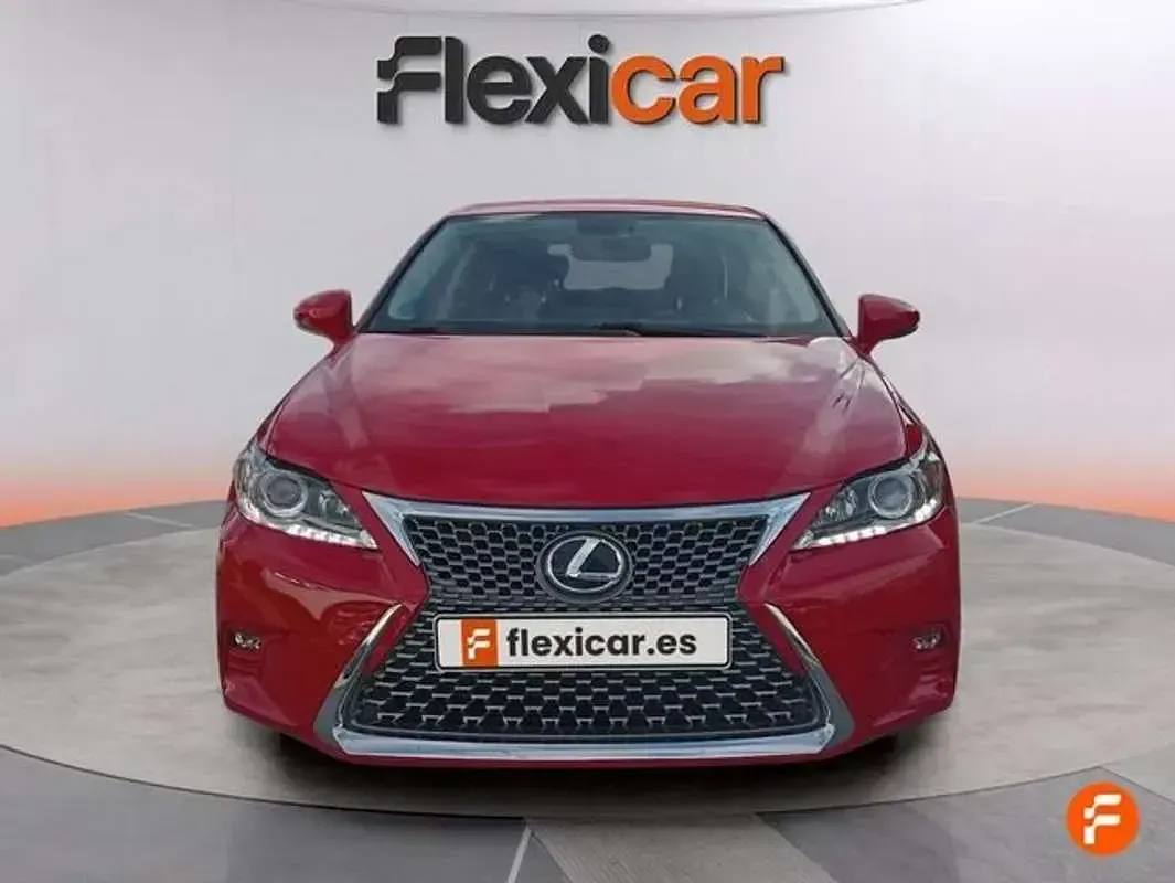 Usado Lexus CT200h 170 CV (125 kW) 2018 Rojo Berlina