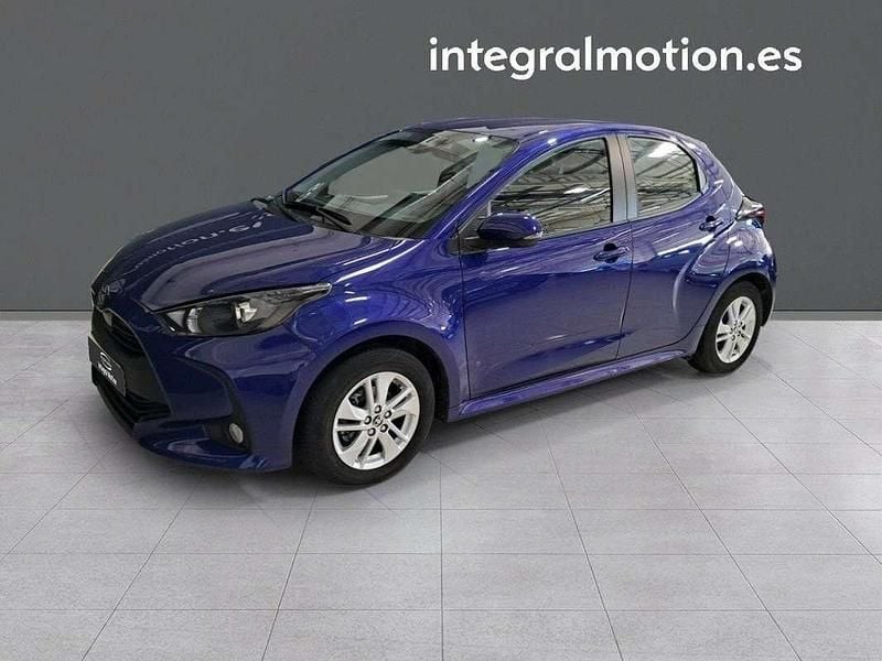 Azul Usado 2024 Toyota Yaris Edition Utilitario | 18.990 € (Precio justo) - Imagen 1/4