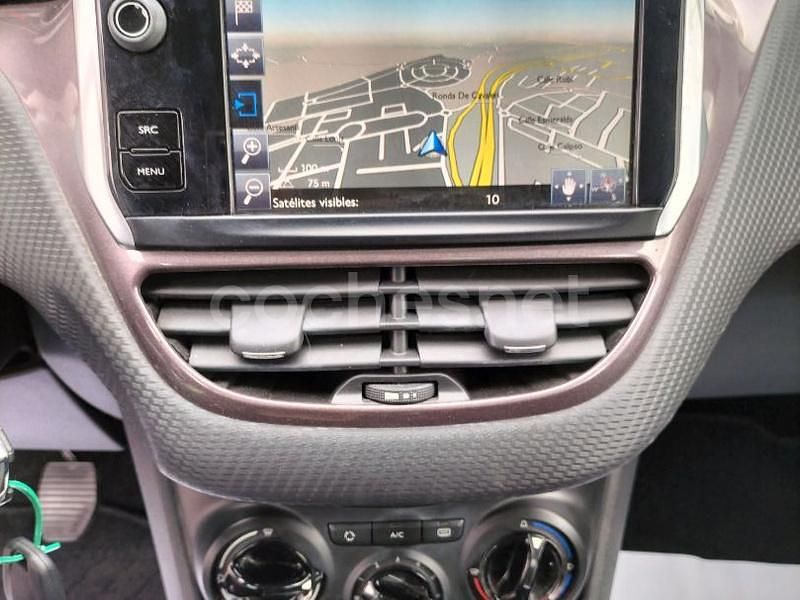 Usado Peugeot 2008 Allure 92 CV (67 kW) 2015 Blanco SUV