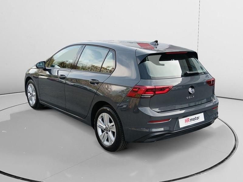 Usado VW Golf VIII Life 110 CV (80 kW) 2024 Gris Berlina