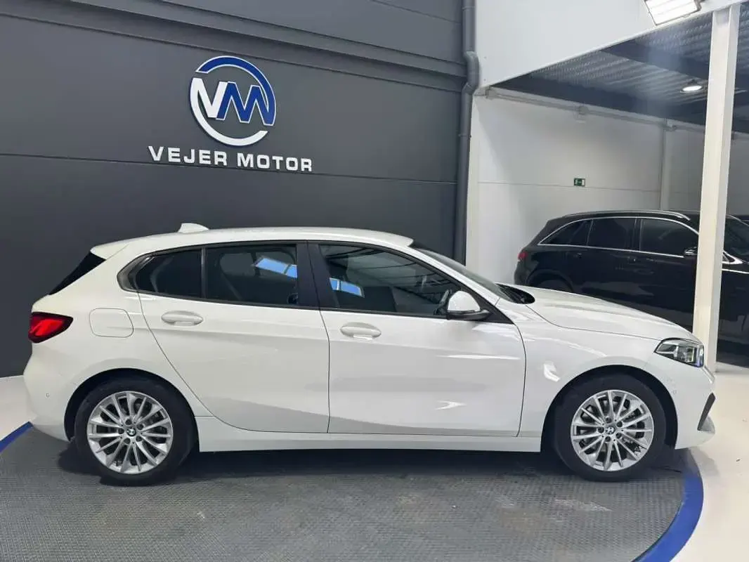 Usado BMW 118 150 CV (110 kW) 2021 Blanco Utilitario
