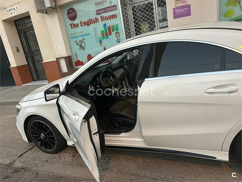 Usado Mercedes CLA180 Urban 122 CV (89 kW) 2016 Blanco Berlina