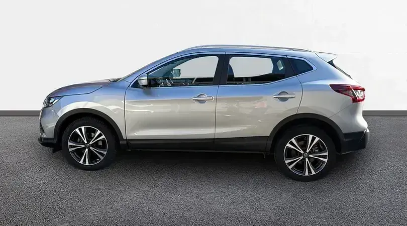 Usado Nissan Qashqai Style Edition 140 CV (102 kW) 2021 Plata diamante (metalizado) SUV