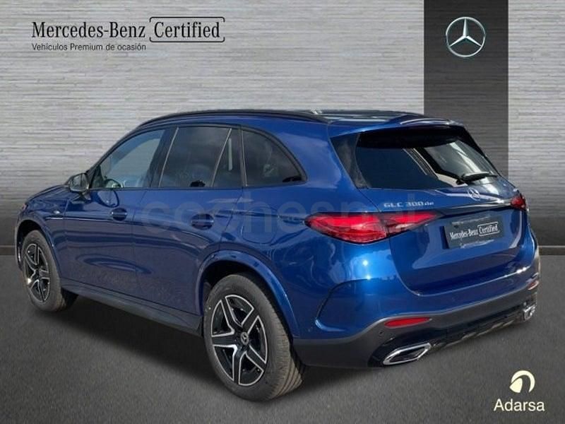 Usado Mercedes GLC300e AMG line 333 CV (244 kW) 2025 Azul espectra SUV