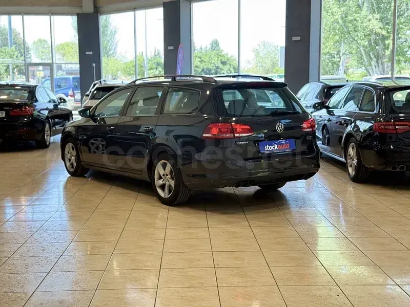 Usado VW Passat Highline 140 CV (102 kW) 2011 Negro Familiar