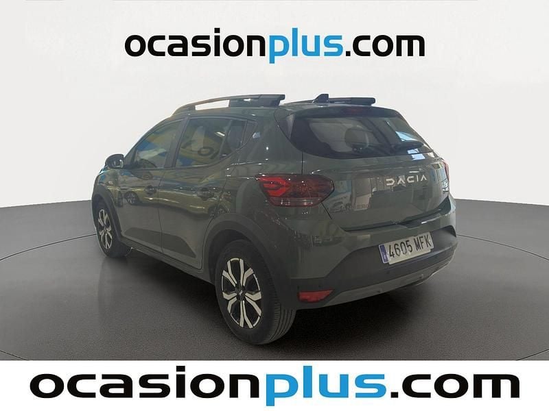Usado Dacia Sandero Expression 101 CV (74 kW) 2023 Verde Utilitario