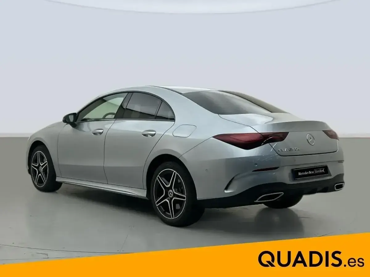 Usado Mercedes CLA250e 218 CV (160 kW) 2025 Gris Berlina