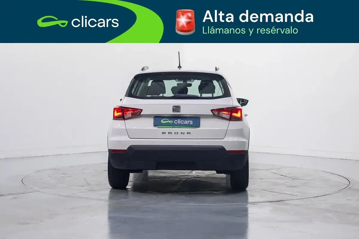 Usado Seat Arona Ecomotive 115 CV (84 kW) 2019 Blanco SUV