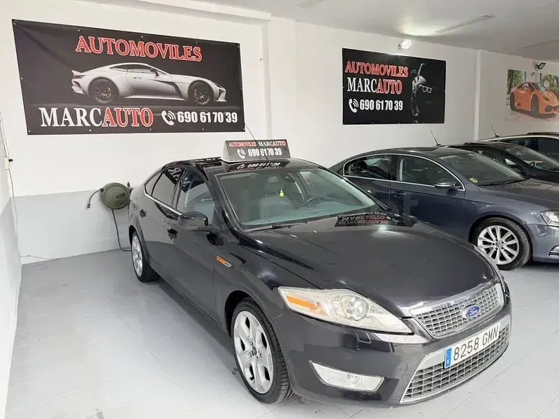 Usado Ford Mondeo Titanium 140 CV (102 kW) 2010 Negro Berlina