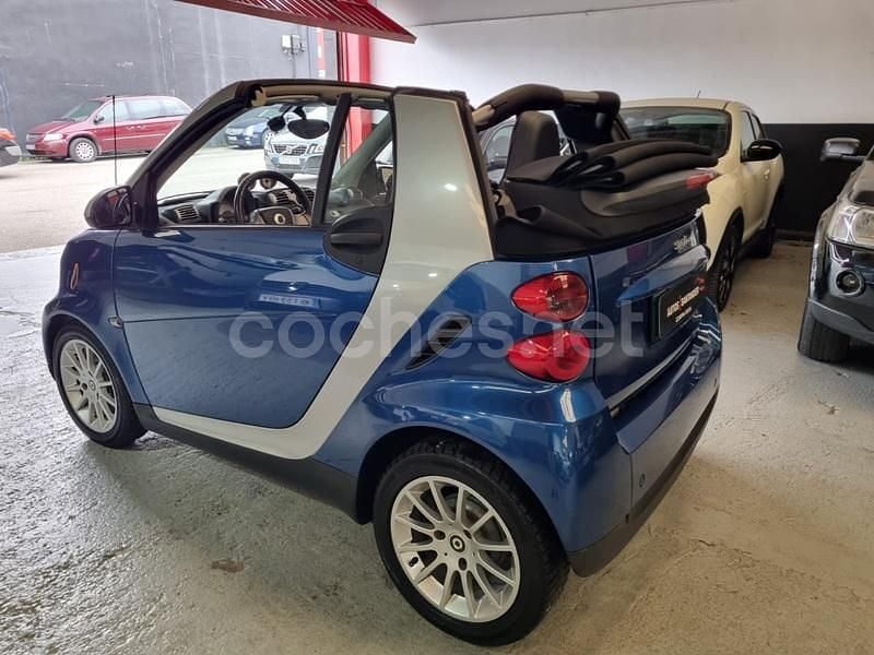 Usado Smart ForTwo Cabrio Passion 41 CV (30 kW) 2007 Azul Descapotable